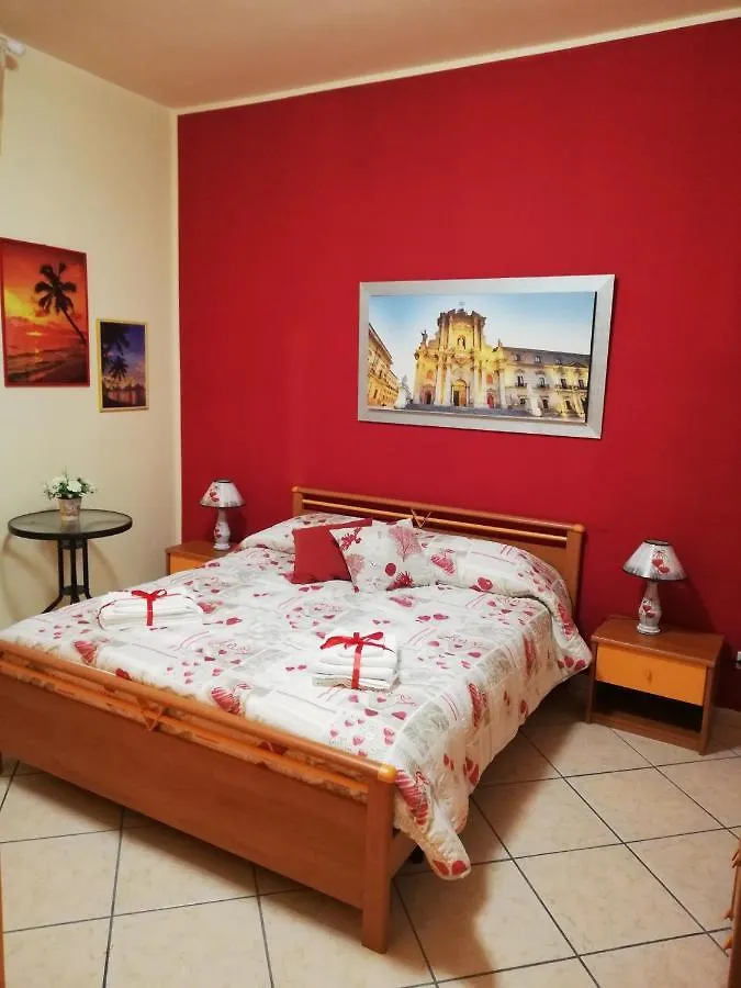 Enzo&Mary\'S Apartment contacts